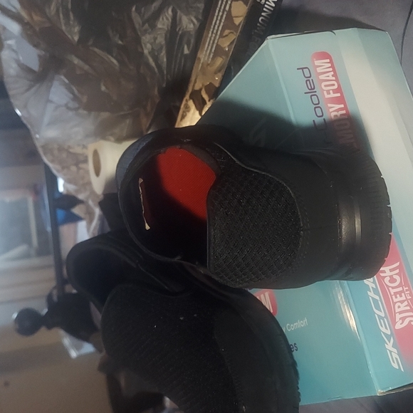 Sketchers walking shoe - Picture 3 of 3